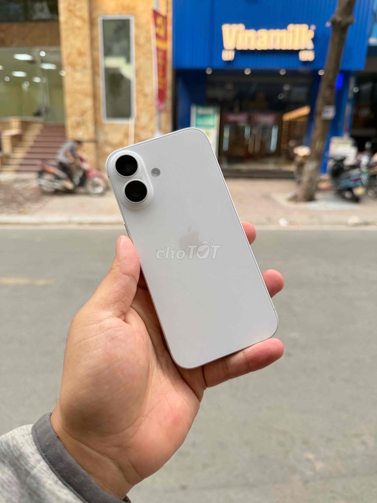Apple iPhone 16 Thường 256GB Trắng. Mua bán Điện thoại tại Quận Thanh Xuân Hà Nội được đăng bởi Hiếu hình 1