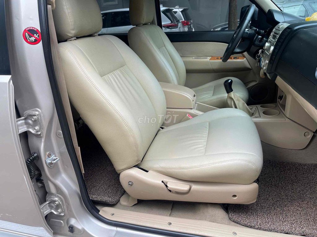 Ford Everest 2012 Limited 4x2 - 115000 km. Mua bán Ô tô tại Quận Nam Từ Liêm Hà Nội được đăng bởi phạm phương nga hình 13