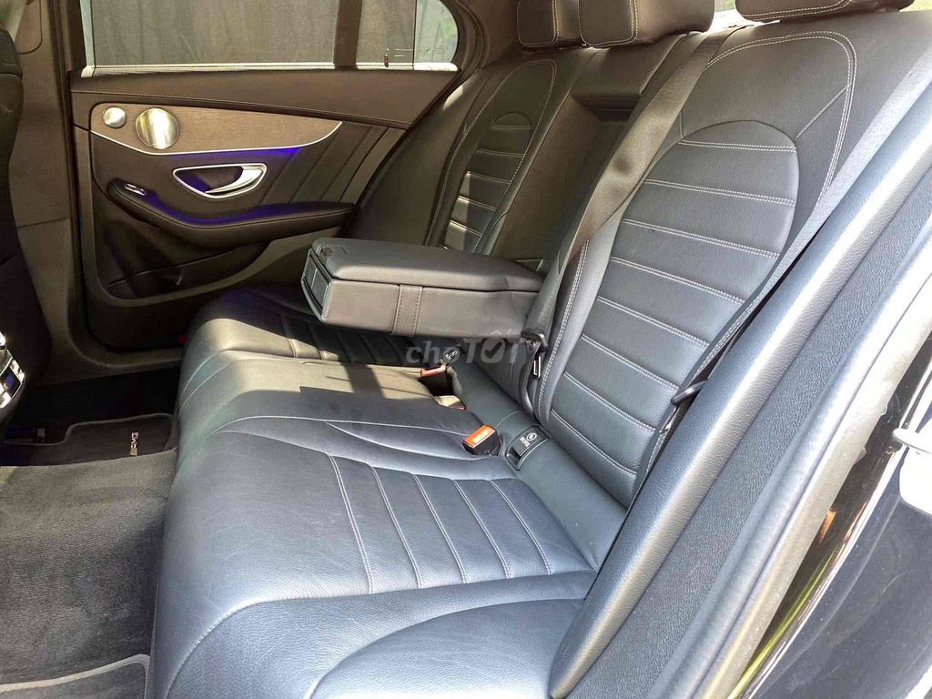 Mercedes-Benz C300 AMG 2019 Model 2020 Đen. Mua bán Ô tô tại Quận 7 Tp Hồ Chí Minh được đăng bởi Hoàng Anh Tuấn hình 6