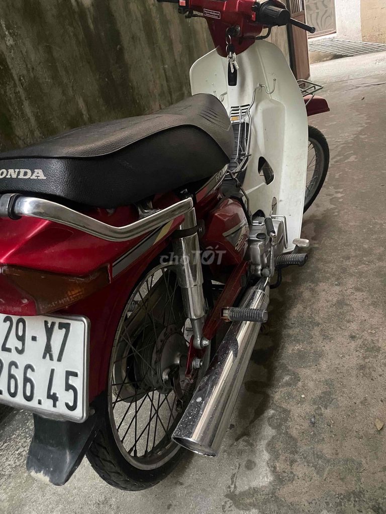 Honda Dream Thai Red