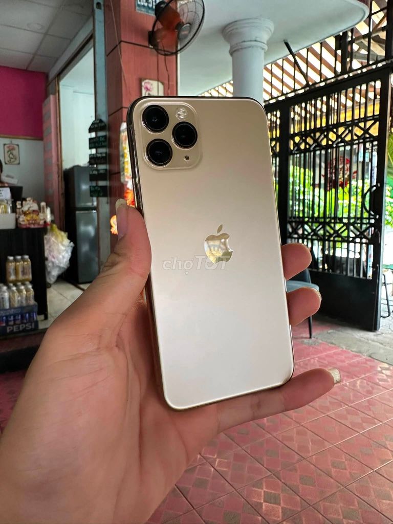 Apple iPhone 11 Pro 64GB Vàng Đã sử dụng. Mua bán Điện thoại tại Quận 1 Tp Hồ Chí Minh được đăng bởi Hội Đồ Điện Tử hình 1