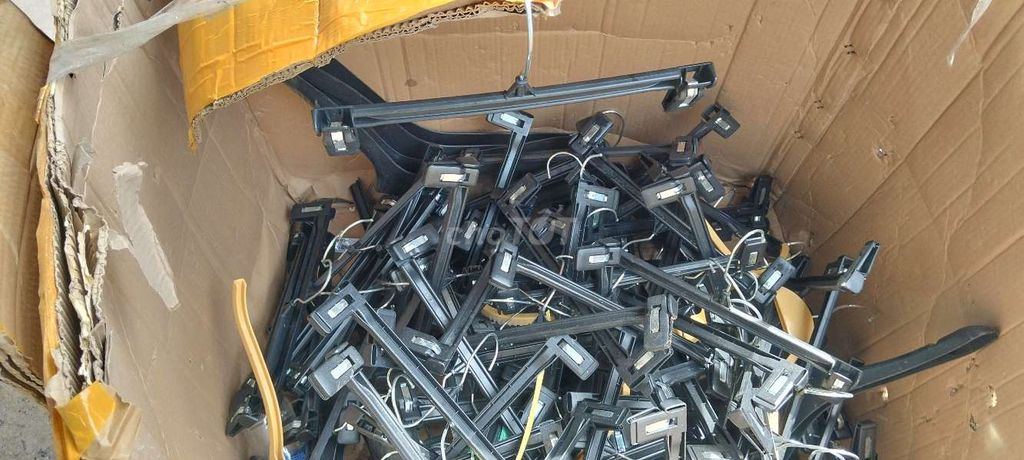 Móc treo quần áo Gỗ Nhựa Nhiều màu. Mua bán Nội thất, đồ gia dụng khác tại Quận Sơn Trà Đà Nẵng được đăng bởi tôm tít tồ hình 1