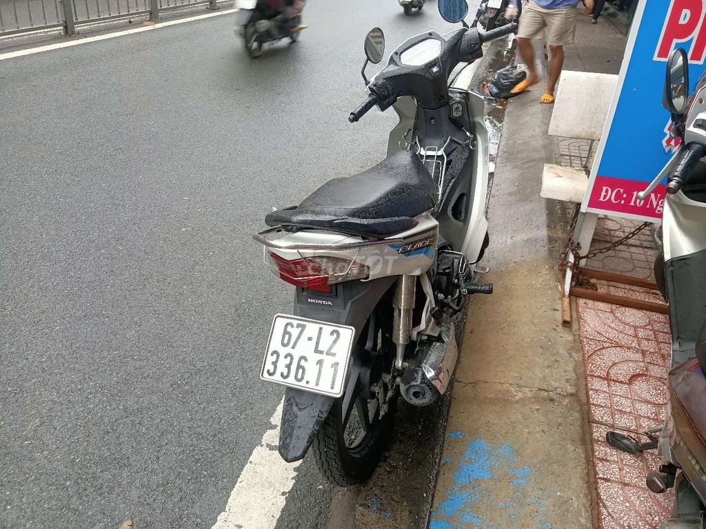Bán xe Honda Blade. Mua bán Xe máy tại Quận 8 Tp Hồ Chí Minh được đăng bởi Kv hình 3