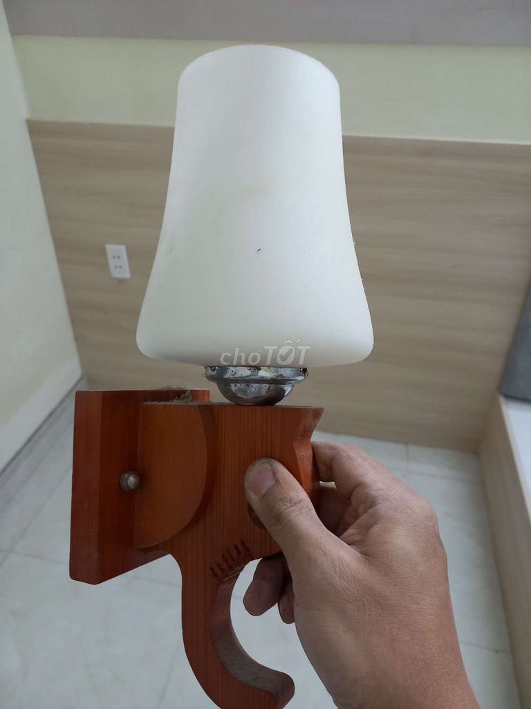 Đèn treo tường Gỗ Thủy tinh Nâu Trắng. Mua bán Đèn tại Quận Gò Vấp Tp Hồ Chí Minh được đăng bởi Anh Hoàng Đức hình 1