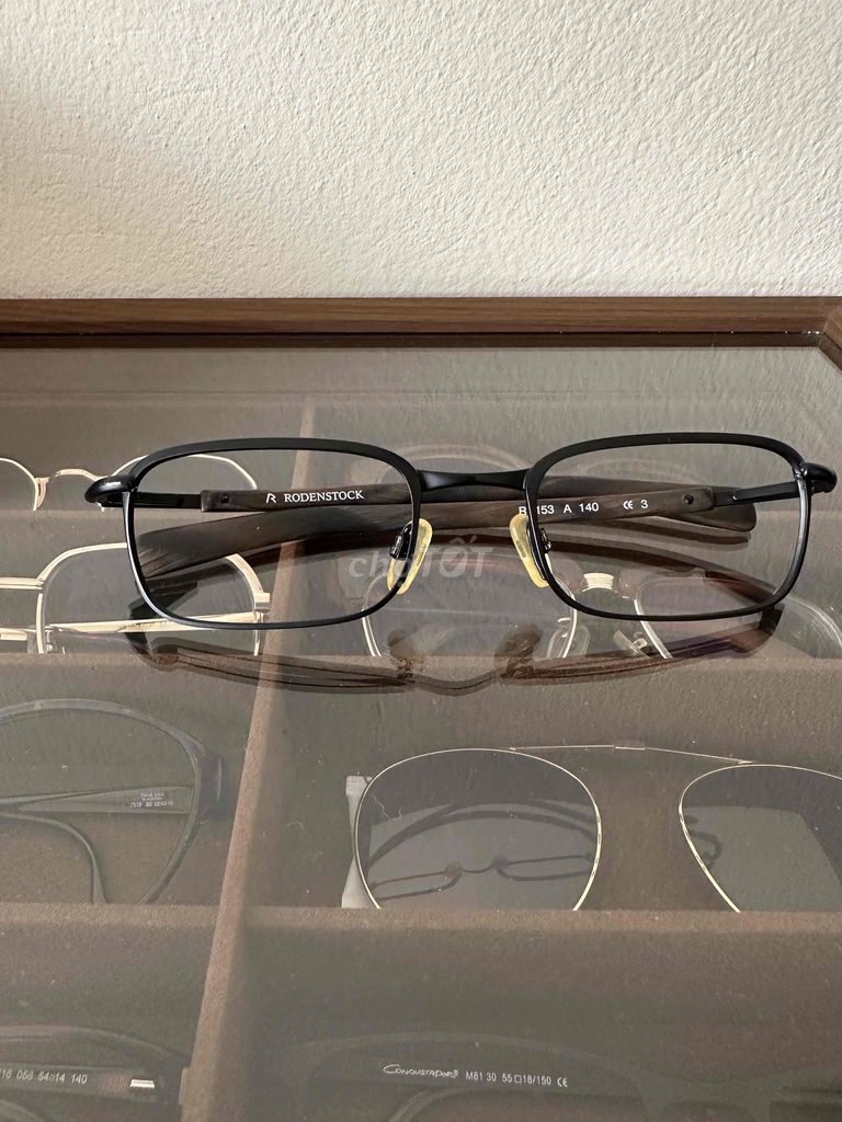 Gọng kính Rodenstock Đức càng mái chèo siêu hiếm. Mua bán Phụ kiện thời trang khác tại Quận Đống Đa Hà Nội được đăng bởi Nếu muốn ngta sẽ tìm cách hình 1