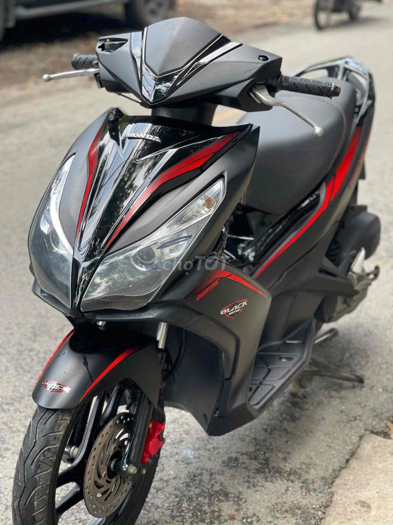Honda Airblade 125cc dky 2017 chính chủ. Mua bán Xe máy tại Quận Bắc Từ Liêm Hà Nội được đăng bởi Cẩm Hương hình 2