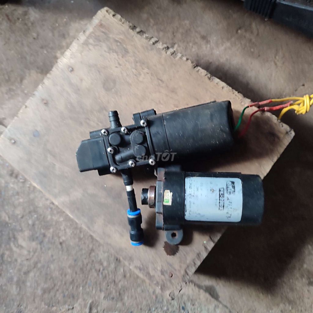 Bơm nước 12V còn sử dụng tốt. Mua bán Nội thất, đồ gia dụng khác tại Thành phố Vũng Tàu Bà Rịa - Vũng Tàu được đăng bởi Sơn hình 1