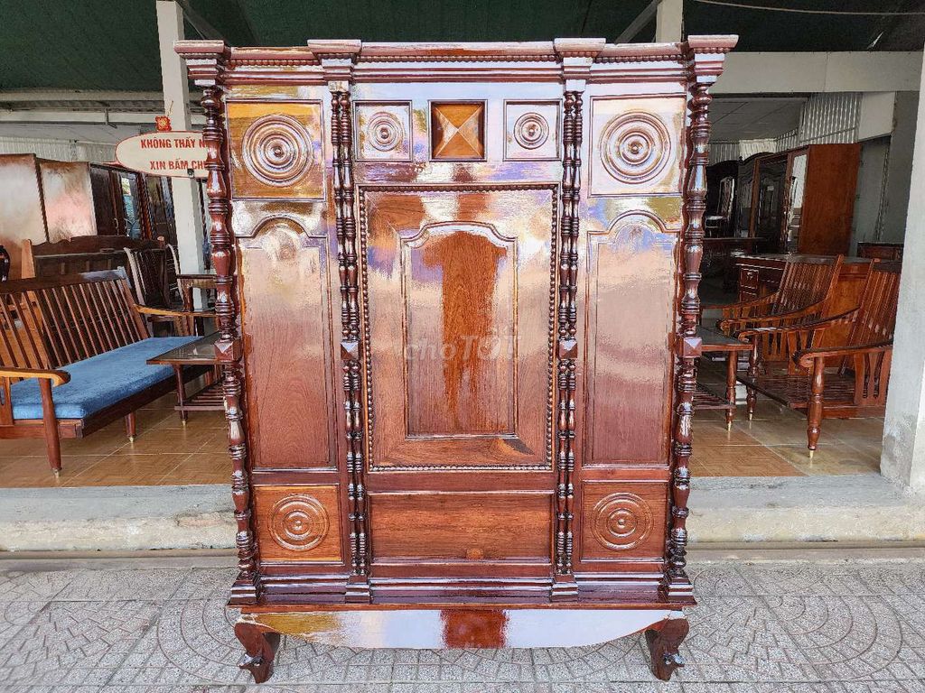Tủ thờ gỗ nâu 1m27x1m67x52cm. Mua bán Tủ, kệ gia đình tại Quận Bình Thuỷ Cần Thơ được đăng bởi Cường Đồ Gổ Cũ Xưa hình 1