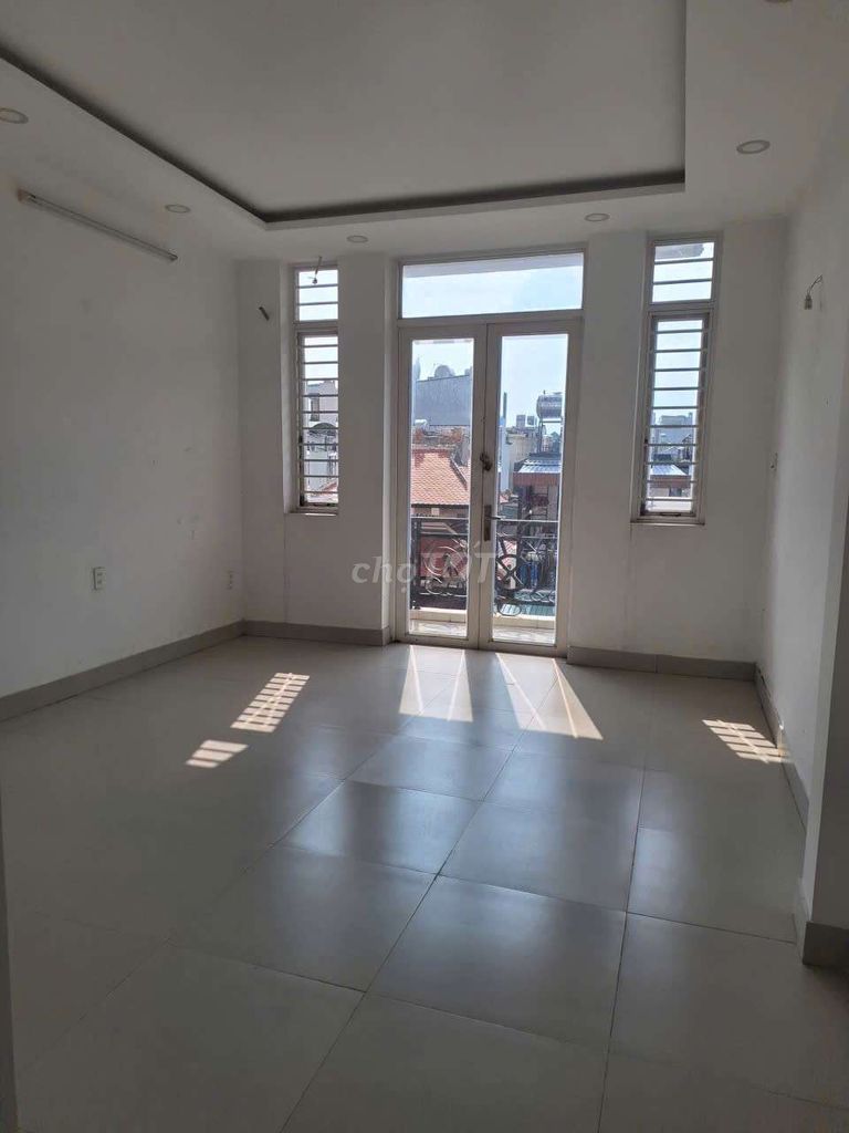 Аренда · 7 комн. · 80 м² · Quận Tân Phú, ул. Đường Lê Đình Thám