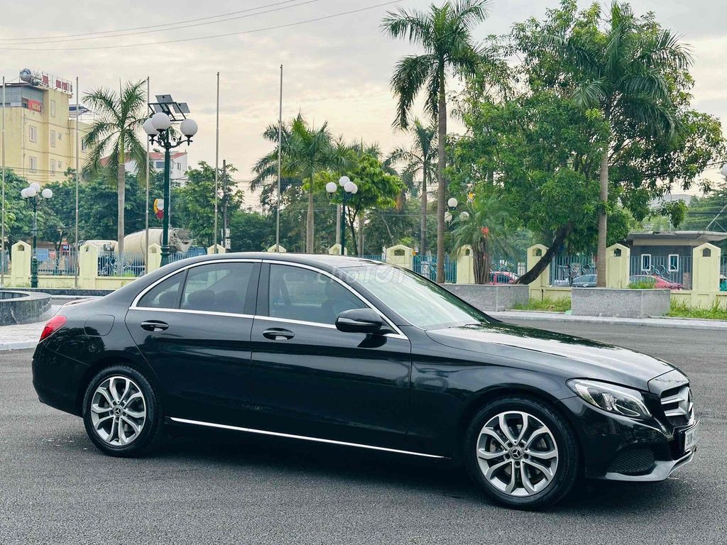 Mercedes Benz C Class 2018 C200 - 28732 km. Mua bán Ô tô tại Quận Cầu Giấy Hà Nội được đăng bởi Tuấn hình 5
