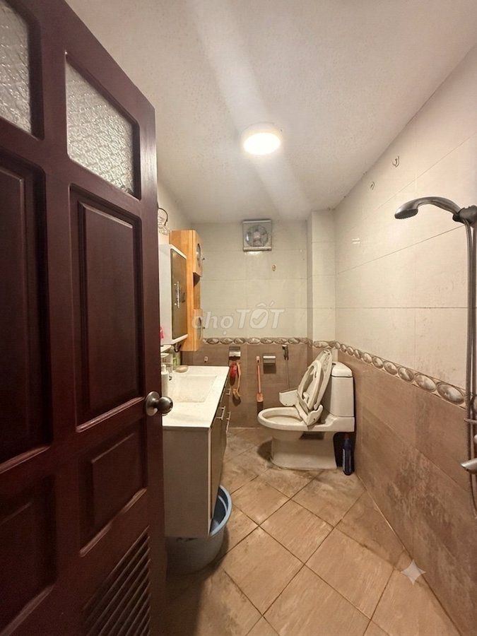 Вилла в КĐТ Фунг Кхоанг, 2 открытые стороны, перед и зад, авто, коммерция