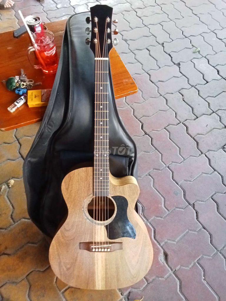Cần bán guitar acoustic cho người mới tập. Mua bán Nhạc cụ tại Thành phố Vũng Tàu Bà Rịa - Vũng Tàu được đăng bởi Agridy hình 1