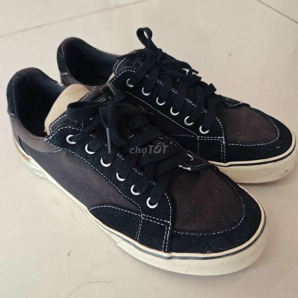 Giày thể thao Ananas Unisex size 45 Đen. Mua bán Giày dép tại Quận Thanh Khê Đà Nẵng được đăng bởi Toàn Lê Minh hình 1