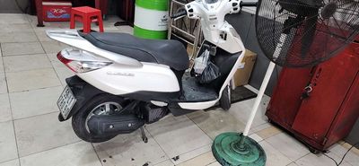 Honda Lead 125 Trắng Zin