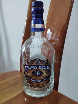 Vỏ chai Chivas regal 18. Mua bán Đồ sưu tầm, đồ cổ tại Quận Nam Từ Liêm Hà Nội được đăng bởi Hà Vân