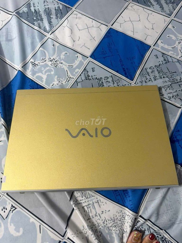 Sony Vaio i5-8250U 13.3 inch 8GB/256GB Vàng. Mua bán Laptop tại Huyện Bình Chánh Tp Hồ Chí Minh được đăng bởi Đông Moto Bình chánh  hình 1