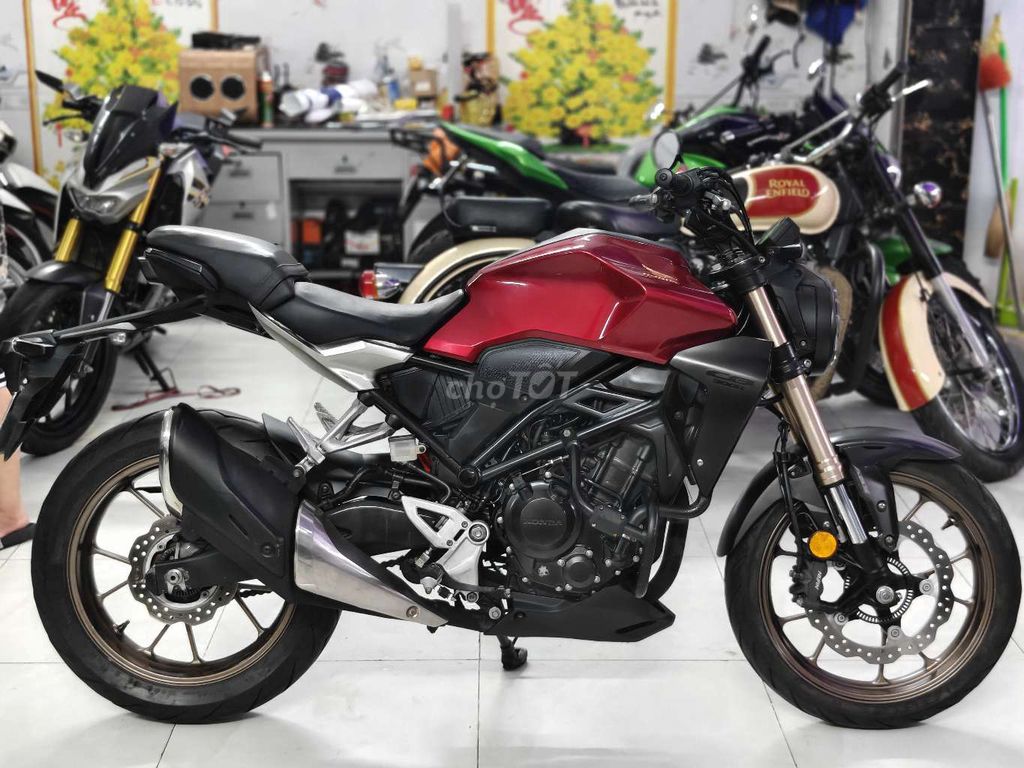 Honda CB300R ABS 2020 красный, оформление купли-продажи