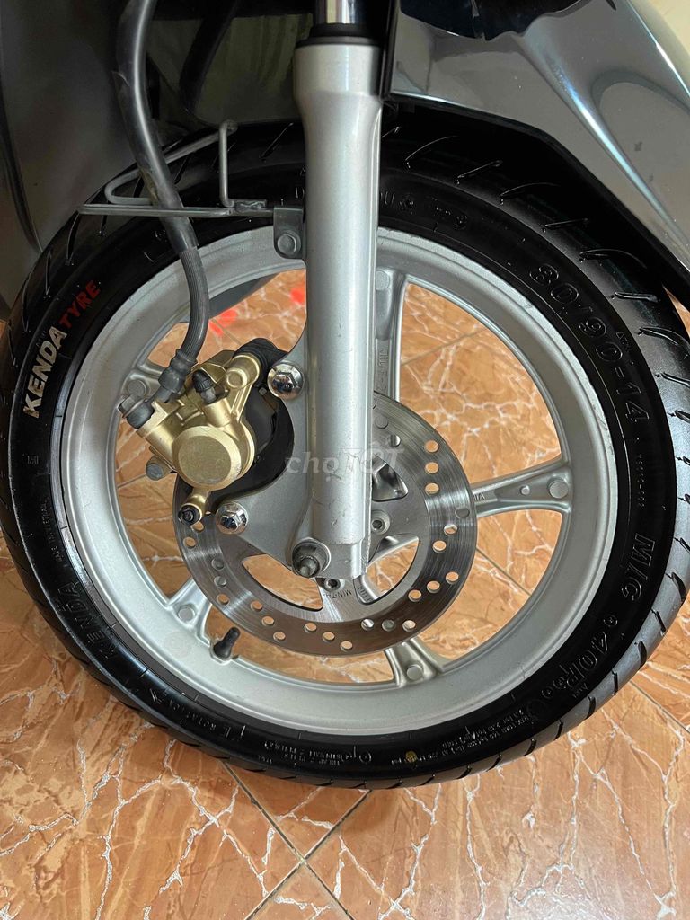 Luvias màu đen đời 2012 biển số Sài Gòn. Mua bán Xe máy tại Quận Phú Nhuận Tp Hồ Chí Minh được đăng bởi Văn Thanh Hưng hình 8