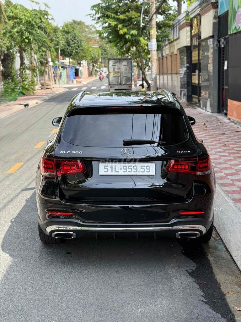 Mercedes GLC 300 4MATIC 2021  𝘽𝙞ể𝙣 𝙎ố Đấ𝐮 𝐆𝐢á. Mua bán Ô tô tại Thành phố Thủ Đức Tp Hồ Chí Minh được đăng bởi Vũ Vũ hình 13