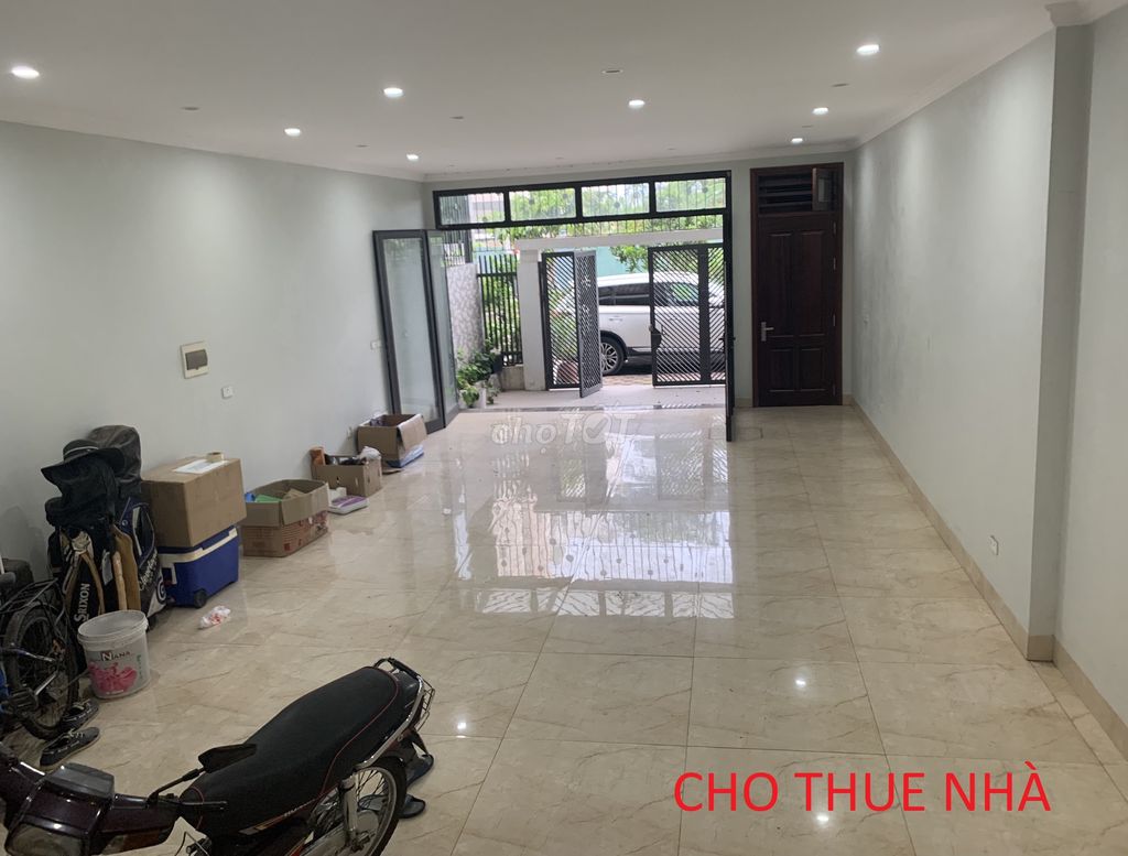 Nhà thuê Trần Hữu Dực, 80m, 4 tầng, 1 tum, vỉa hè oto đỗ cửa