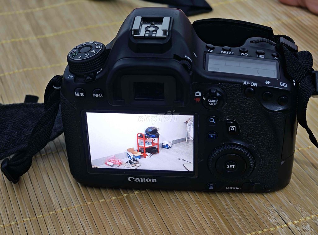 Máy ảnh Canon 6D Đen kèm lens. Mua bán Máy ảnh, Máy quay tại Thành phố Bắc Ninh Bắc Ninh được đăng bởi Sơn hình 1