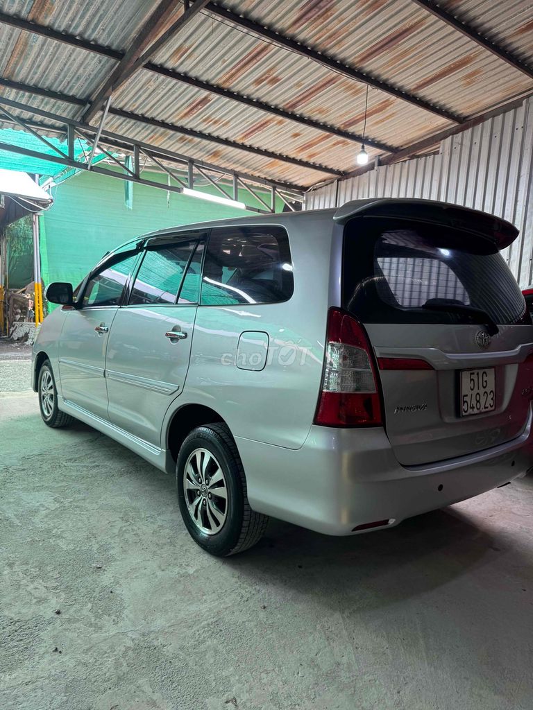 Toyota Innova 2015 механика серебристый