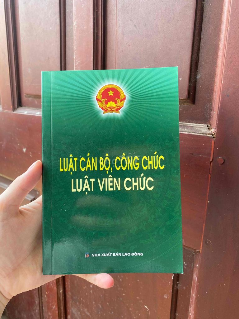 Sách Luật Cán bộ, Công chức. Mua bán Sách tại Quận Bắc Từ Liêm Hà Nội được đăng bởi thanh thuy  hình 1