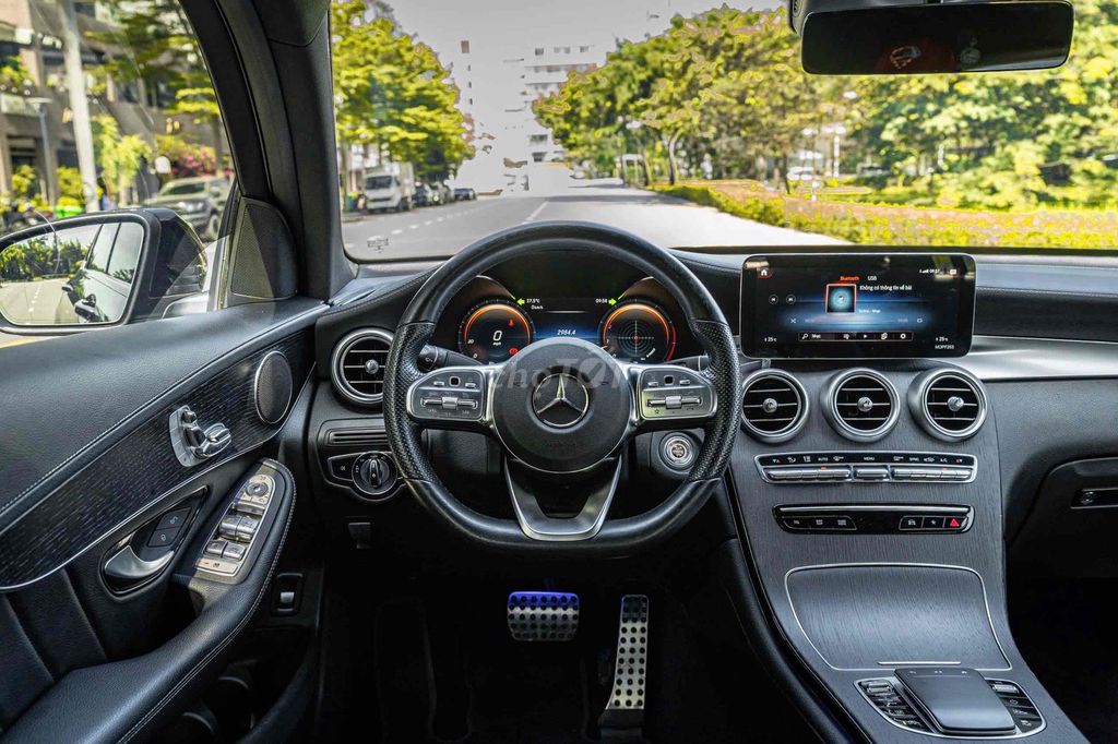 GLC300 COUPE - 2022 màu đen siêu ngầu đẹp xuất sắc. Mua bán Ô tô tại Quận 7 Tp Hồ Chí Minh được đăng bởi Dương Phương hình 11