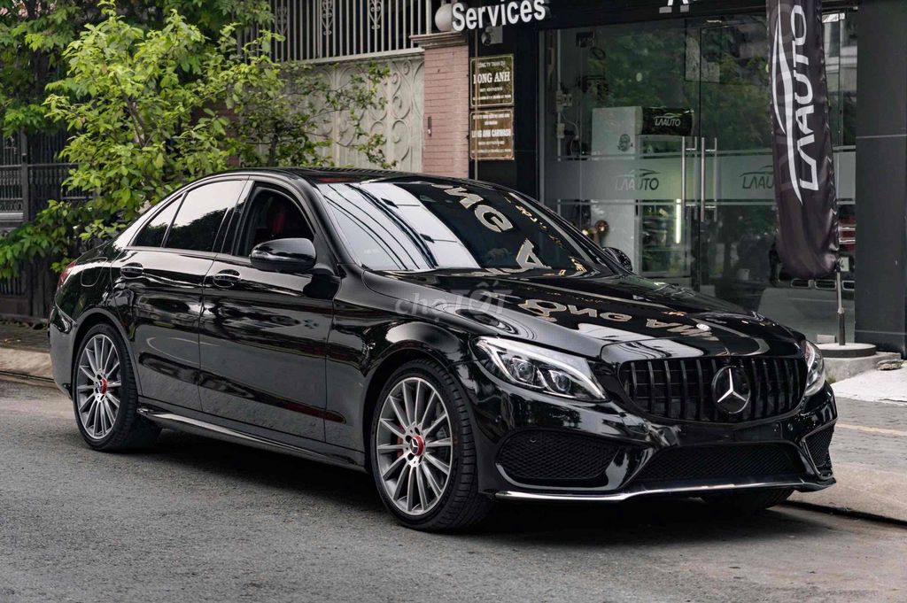 LONG ANH AUTO về Mercedes C300 AMG model 2018. Mua bán Ô tô tại Quận 7 Tp Hồ Chí Minh được đăng bởi LongAnh AuTo  hình 4