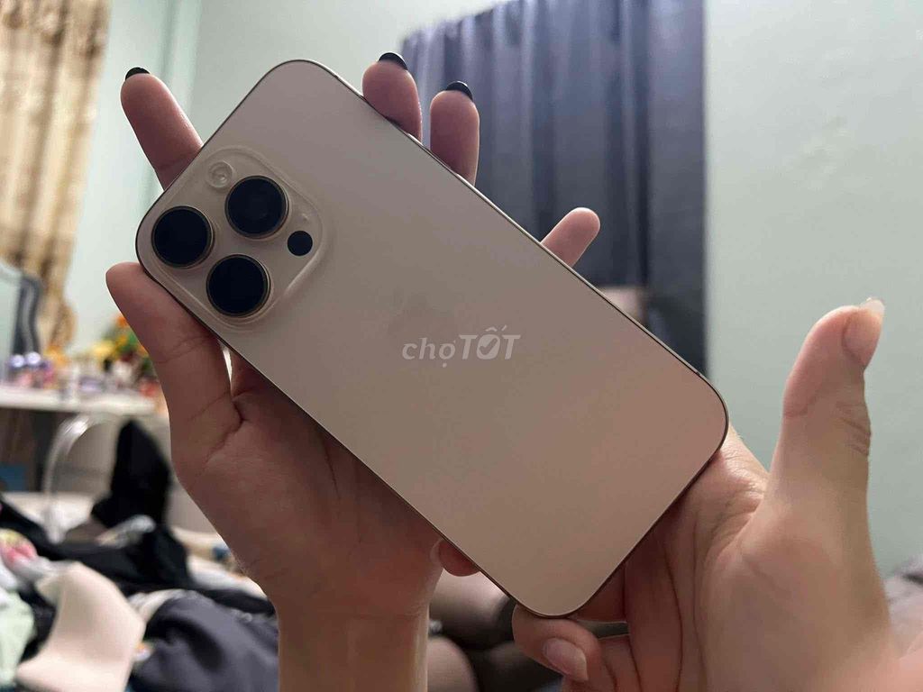 iPhone 16 Pro 256GB Sa mạc. Mua bán Điện thoại tại Quận Cầu Giấy Hà Nội được đăng bởi Nguyễn Ling hình 1