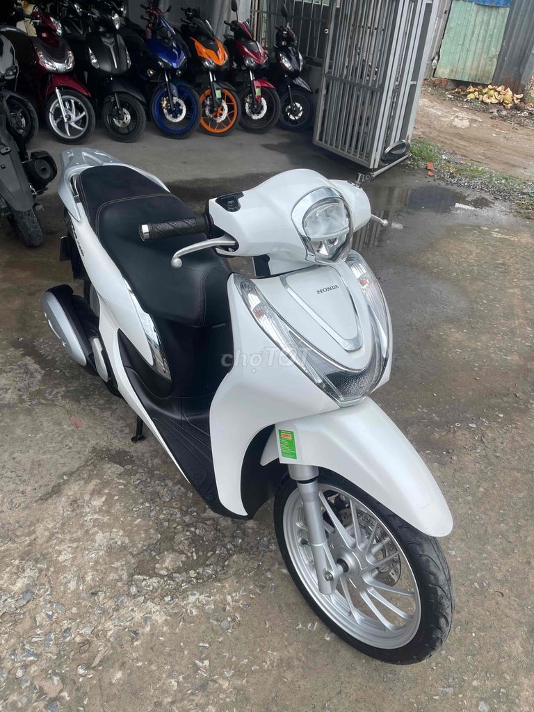 Honda SH Mode 2023 CBS Trắng 24000 km. Mua bán Xe máy tại Quận Bình Thuỷ Cần Thơ được đăng bởi Cửa hàng xe máy Minh Triều hình 3