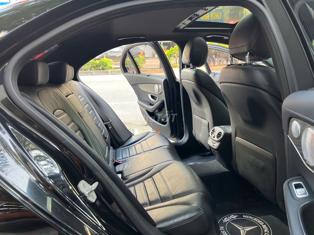 Mercedes Benz C Class 2016 C300 AMG - 80000 km. Mua bán Ô tô tại Quận Long Biên Hà Nội được đăng bởi AUTO TÂN HƯNG THỊNH hình 20