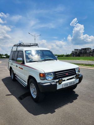 Mitsubishi Pajero 9 chỗ - nhập Nhật -1995