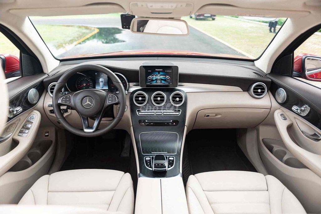 Mercedes Benz GLC 2019 300 - 68000 km. Mua bán Ô tô tại Quận 7 Tp Hồ Chí Minh được đăng bởi TrầnKimLA hình 8