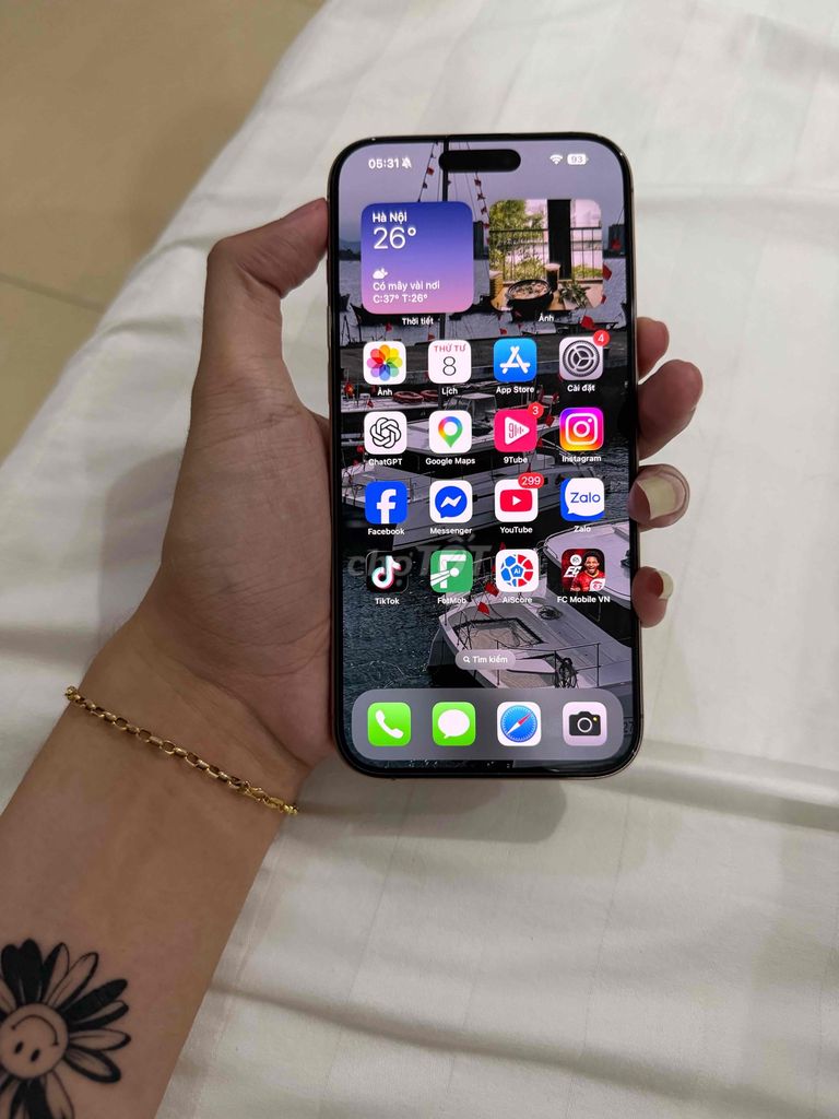 Apple iPhone 16 Pro Max Vàng. Mua bán Điện thoại tại Quận Hải Châu Đà Nẵng được đăng bởi Daile hình 1