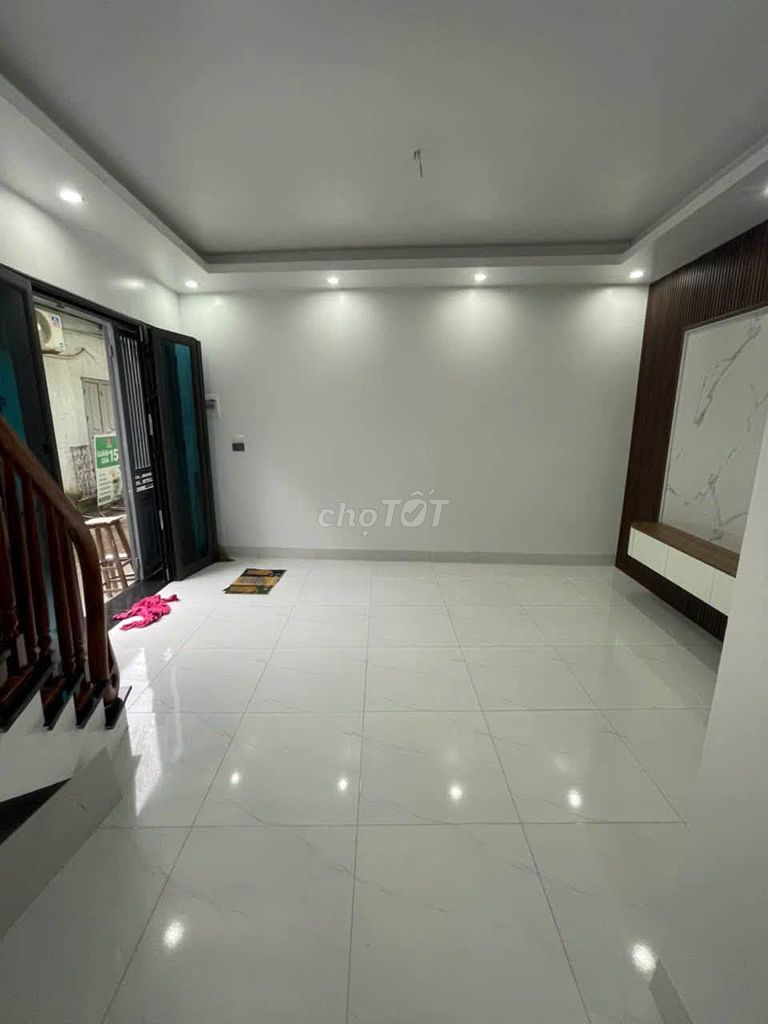 Cho thuê nhà 30m2 Tân Khai Vĩnh Hưng, ô tô đỗ cửa