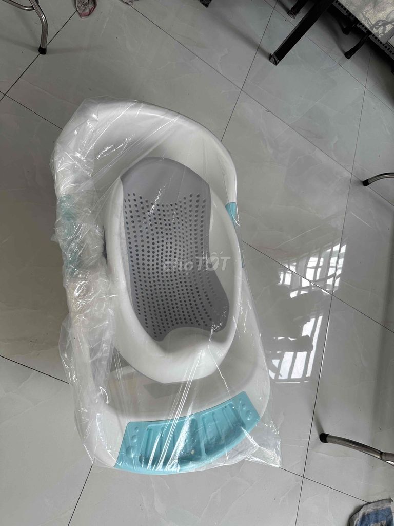 Ghế  và thau  tắm em bé nhựa chống trượt. Mua bán Mẹ và bé tại Quận 10 Tp Hồ Chí Minh được đăng bởi Hoàng Trung Hiếu hình 1