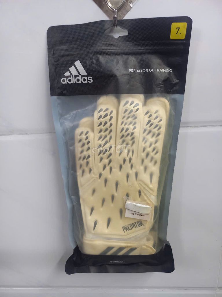 Bao tay ADIDAS Thủ Môn (gốc:600k)(hàng lỗi pass)