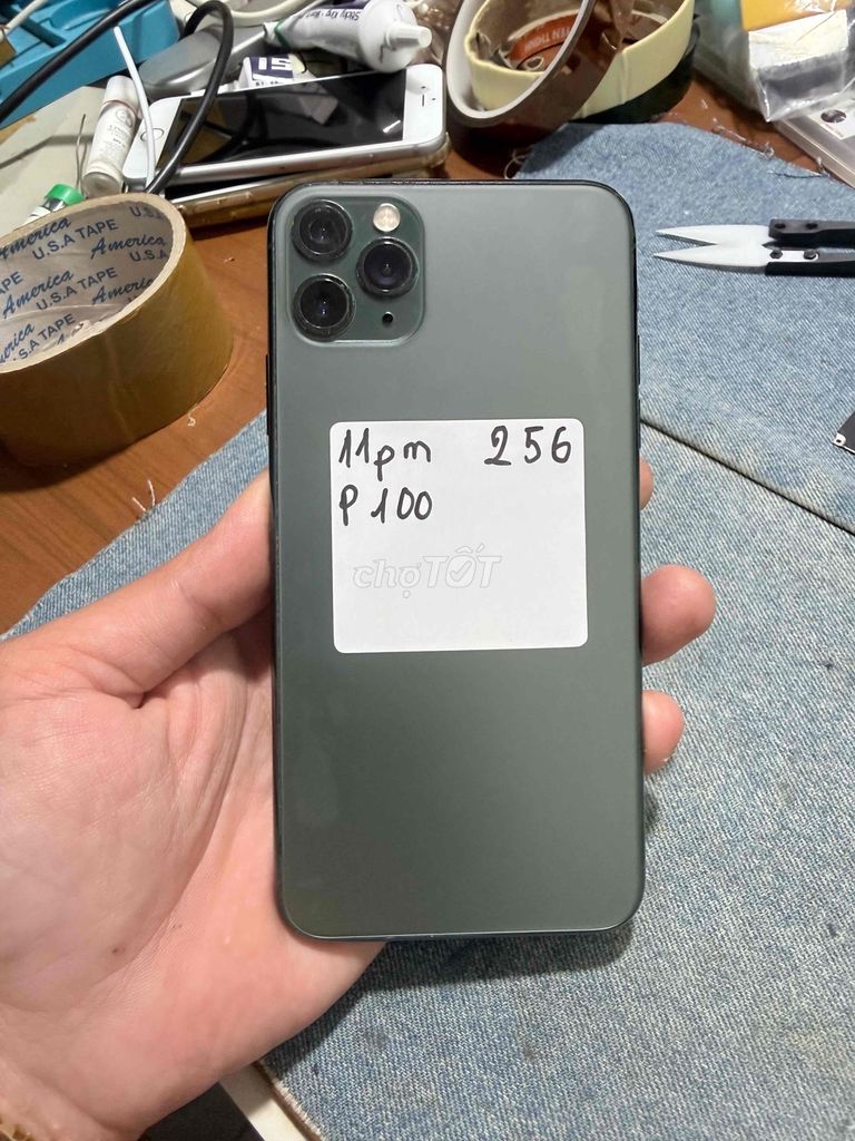 Apple iPhone 11 Pro Max 256GB Xám. Mua bán Điện thoại tại Huyện Tân Phước Tiền Giang được đăng bởi Le Duy Hong Duc hình 1