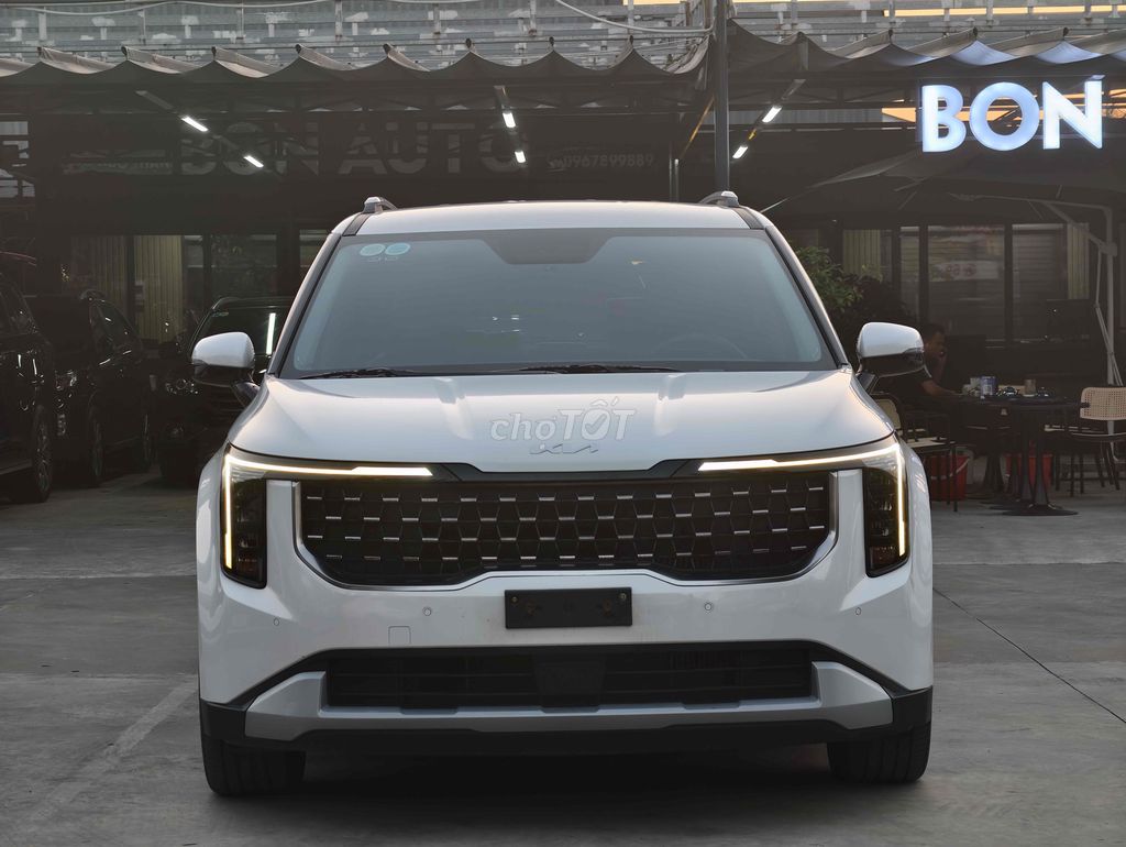 Kia Carnival 2024 2.2D Luxury - màu trắng. Mua bán Ô tô tại Quận Long Biên Hà Nội được đăng bởi BON AUTO hình 2