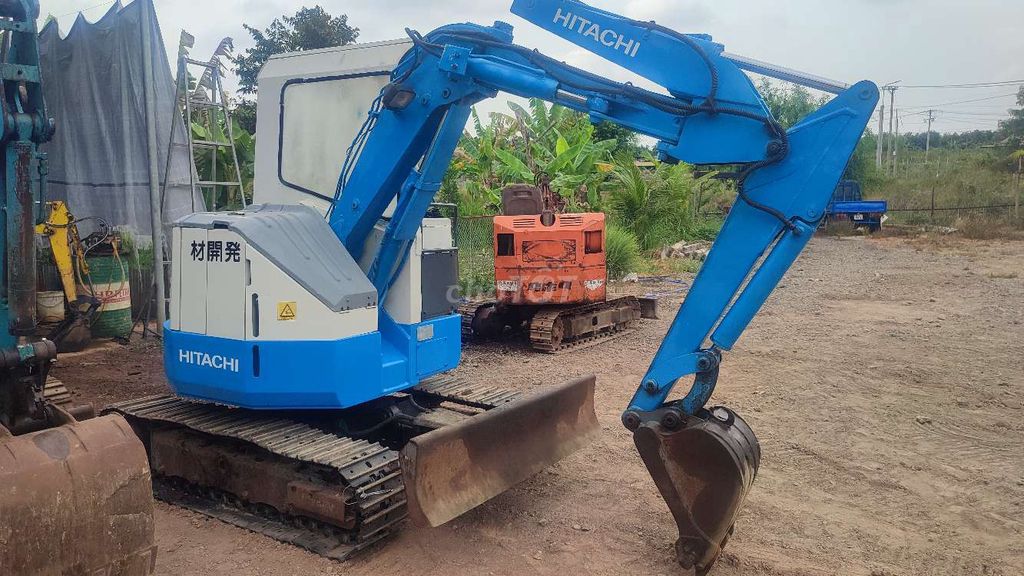 HITACHI EX30