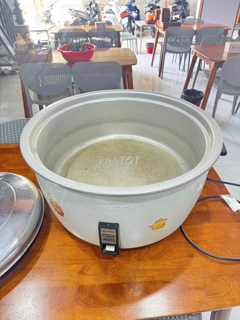 Nồi cơm Sharp 10l nắp rời thanh lý 1tr9. Mua bán Bếp, lò, đồ điện nhà bếp tại Quận Cái Răng Cần Thơ được đăng bởi võ hoàng mến hình 2