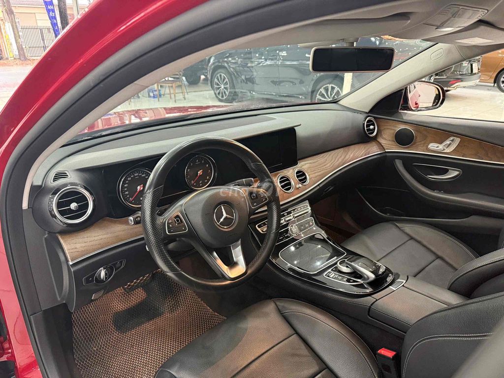 Mercedes Benz E Class 2017 E200. Mua bán Ô tô tại Thành phố Thủ Dầu Một Bình Dương được đăng bởi Phuong Tran hình 8