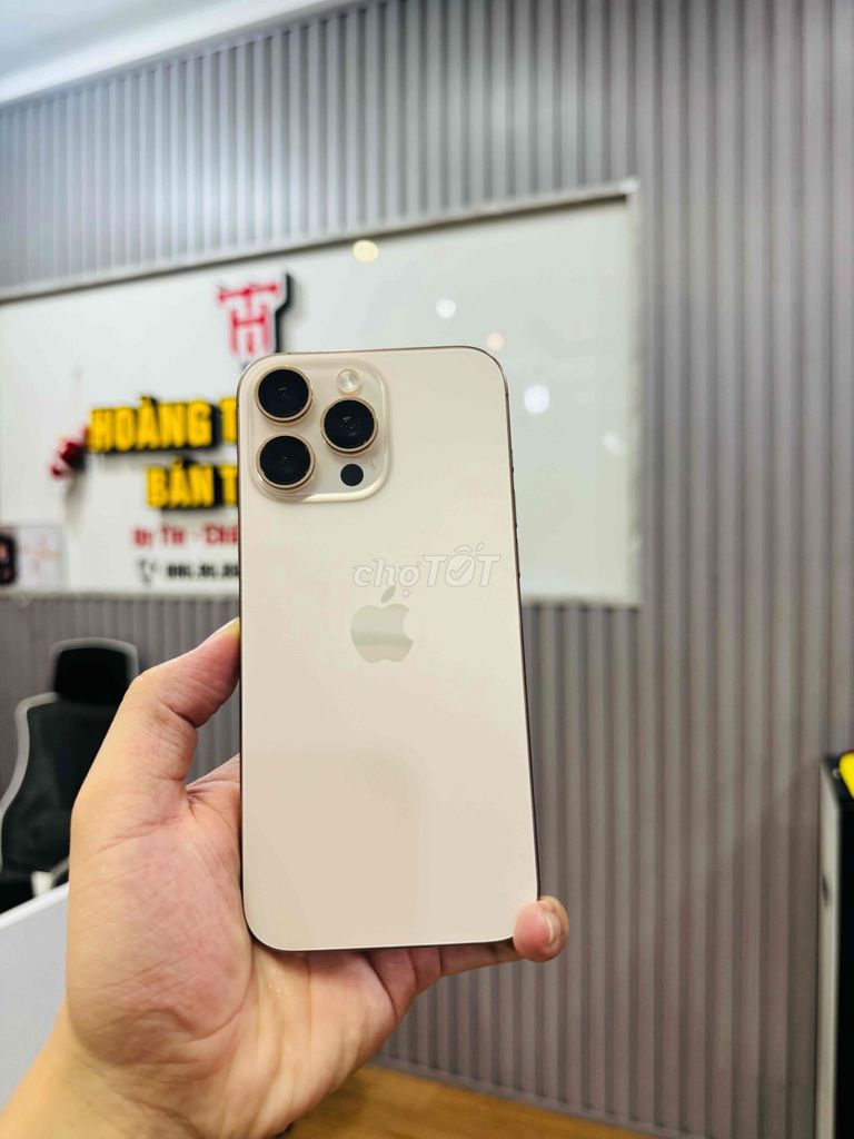 Apple iPhone 16 Pro Max 256GB Vàng. Mua bán Điện thoại tại Quận Liên Chiểu Đà Nẵng được đăng bởi Hoàng Tú MB hình 1