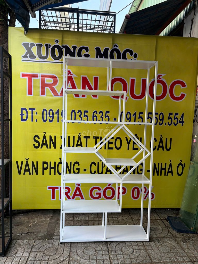 Kệ khung sắt trưng bày