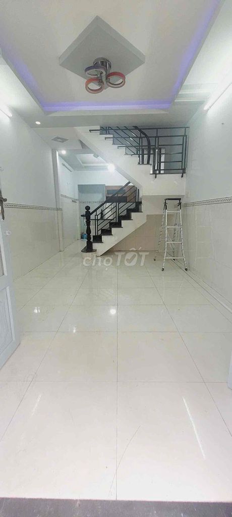 chỉ 9 tr/1 tháng nhà 1 trệt 1 lầu gần sieu thị Emart Phan Huy Ích