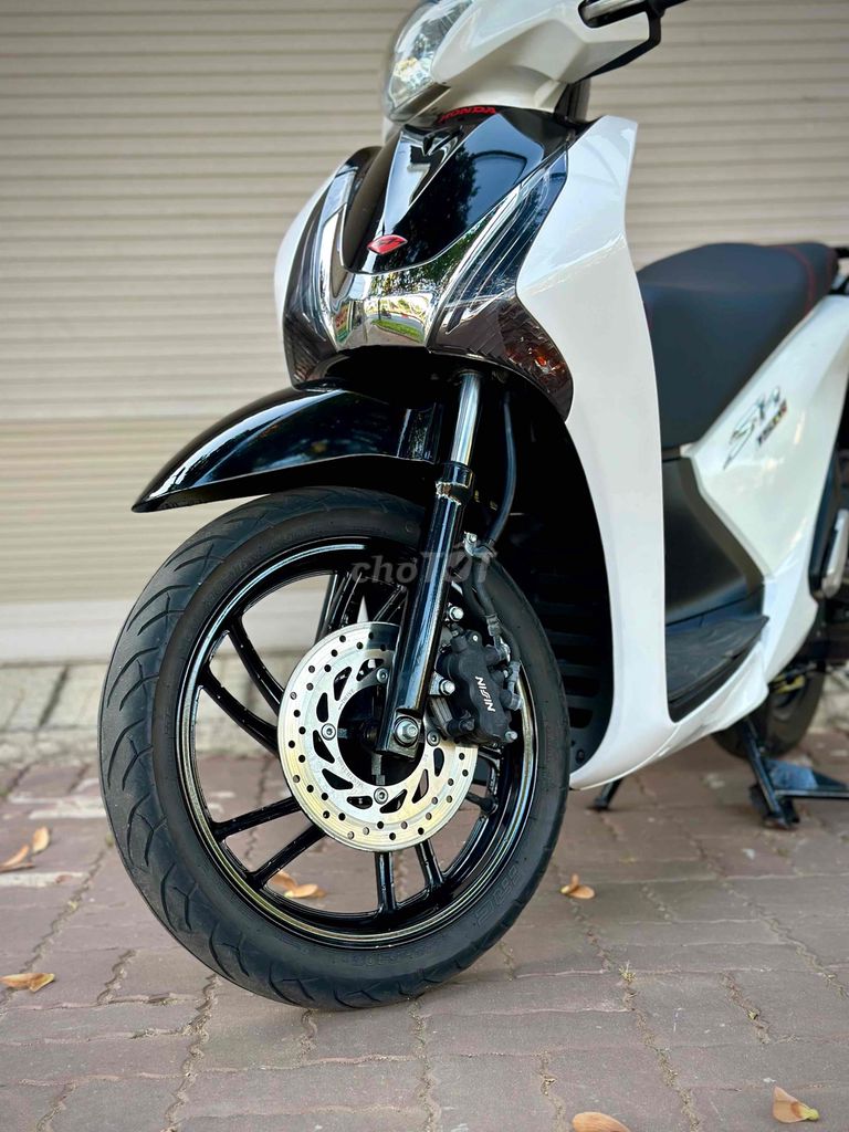 SH150i 2015 Up khoá Smartkey trắng đen siu đẹp. Mua bán Xe máy tại Thành phố Vũng Tàu Bà Rịa - Vũng Tàu được đăng bởi Xe Máy Cũ Vũng Tàu 72 hình 4