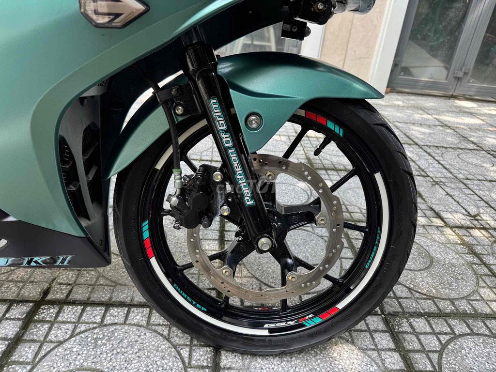 Suzuki GSX R150 2018 на собственнике с номерами провинции 60
