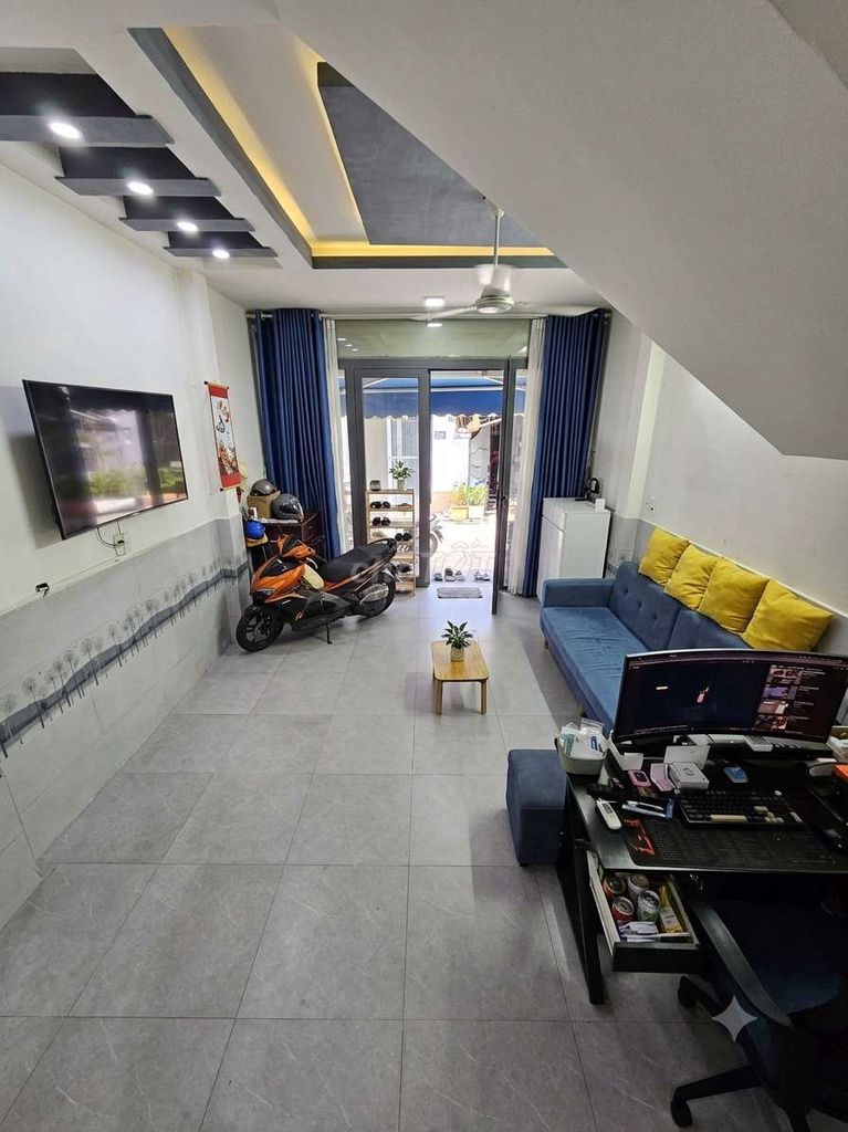 NHỈNH 4 TỶ NHÀ 2 TẦNG LÊ VĂN QUỚI 4X10M HẺM XE HƠI THÔNG