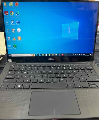 Dell XPS Series i7 16GB/256GB SSD Full HD Bạc